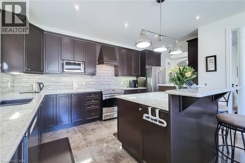 23 CURRAN Road — photo 19 of 40