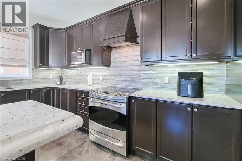 23 CURRAN Road — photo 20 of 40