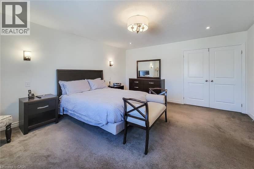 23 CURRAN Road — photo 30 of 40