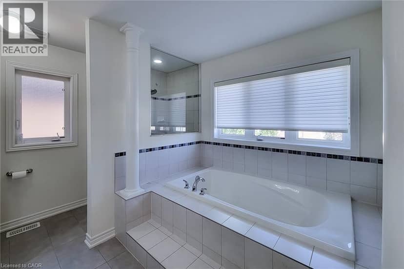 23 CURRAN Road — photo 33 of 40