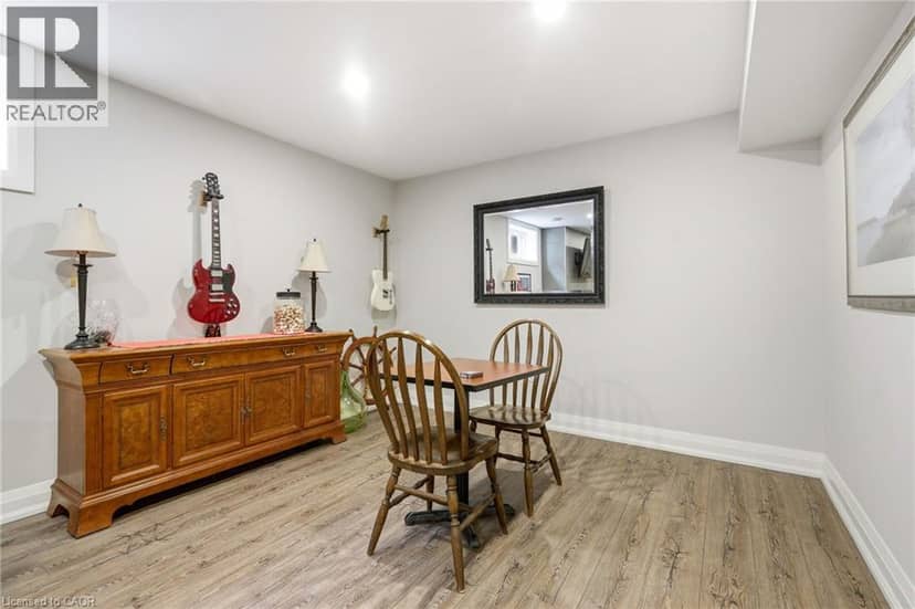 42 CARLTON Avenue — photo 30 of 40