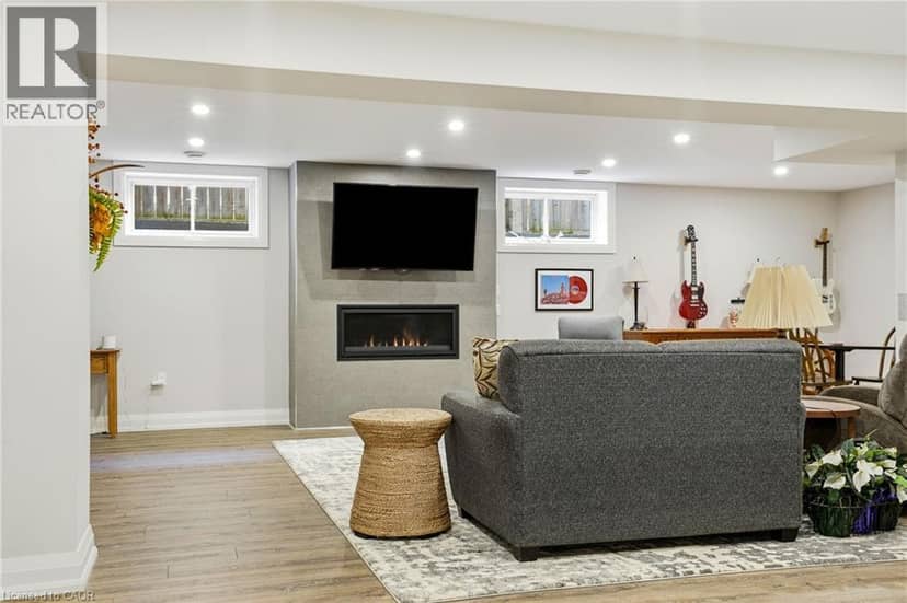 42 CARLTON Avenue — photo 32 of 40