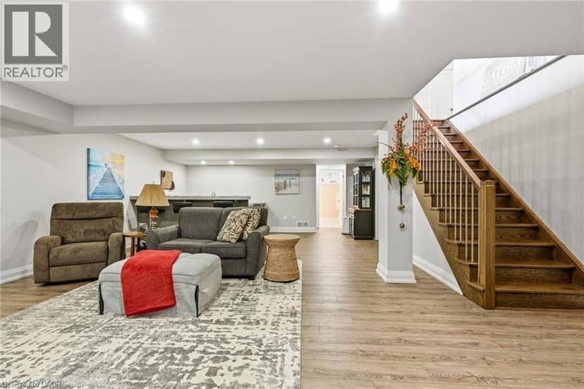 42 CARLTON Avenue — photo 33 of 40