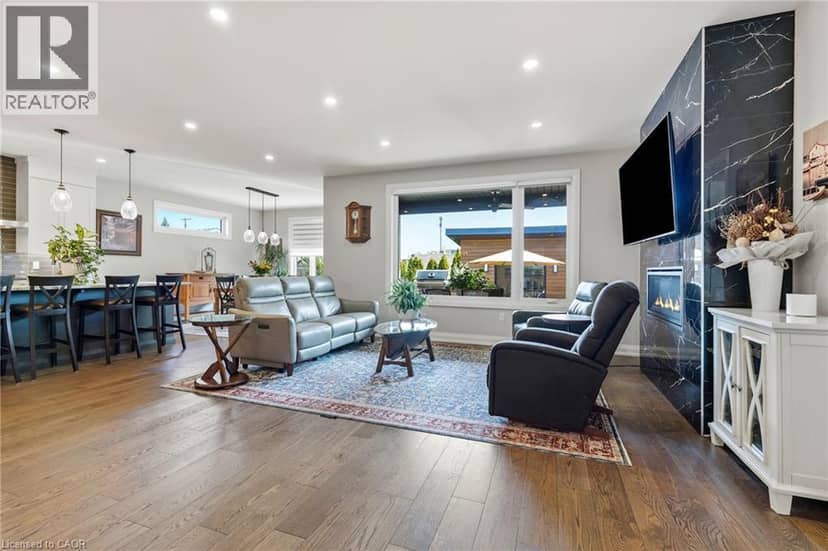 42 CARLTON Avenue, Welland, photo 7