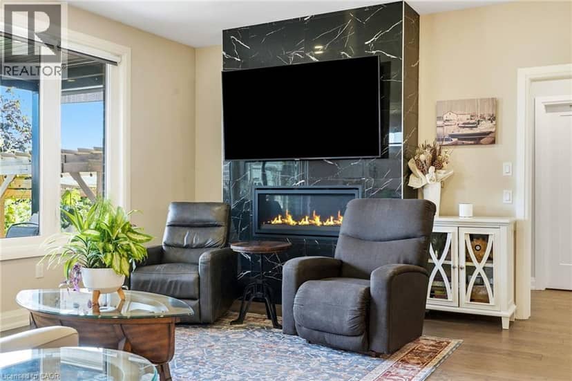 42 CARLTON Avenue, Welland, photo 8