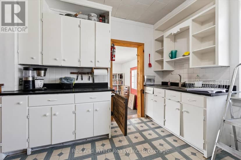2990 Lobsinger Line, Woolwich, photo 8