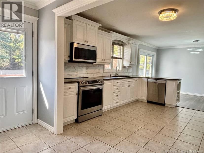 115 Egbert Street — photo 17 of 39
