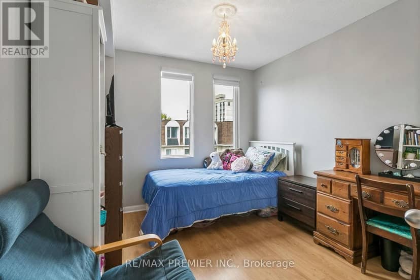 2152 - 105 George Appleton Way — photo 30 of 36