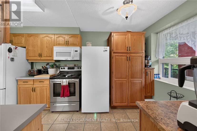 202 - 5 Mill Pond Court — photo 19 of 40