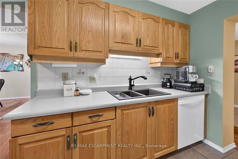202 - 5 Mill Pond Court — photo 20 of 40
