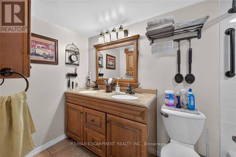 202 - 5 Mill Pond Court — photo 25 of 40
