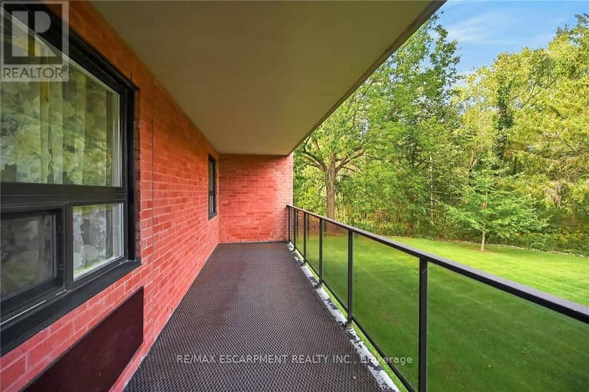 202 - 5 Mill Pond Court — photo 31 of 40