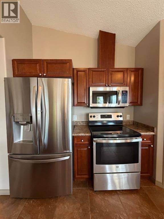 81 Peace River Avenue — photo 29 of 40