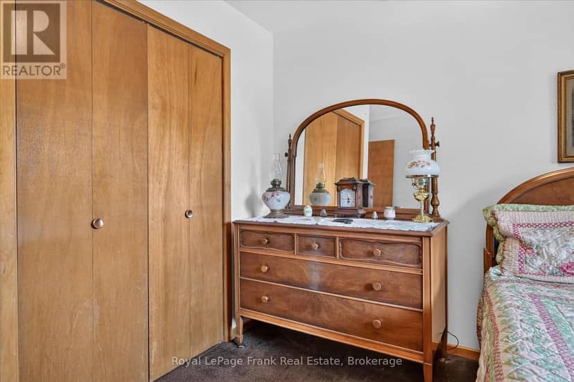 87 Oakwood Crescent — photo 27 of 40