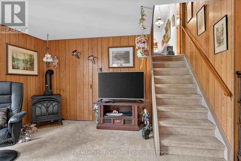 87 Oakwood Crescent — photo 30 of 40