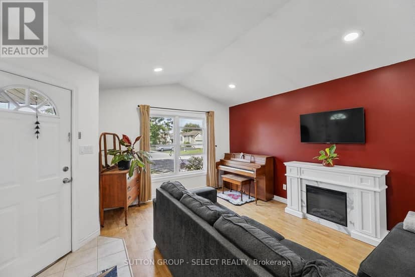 13 Goldenrod Court — photo 3 of 25