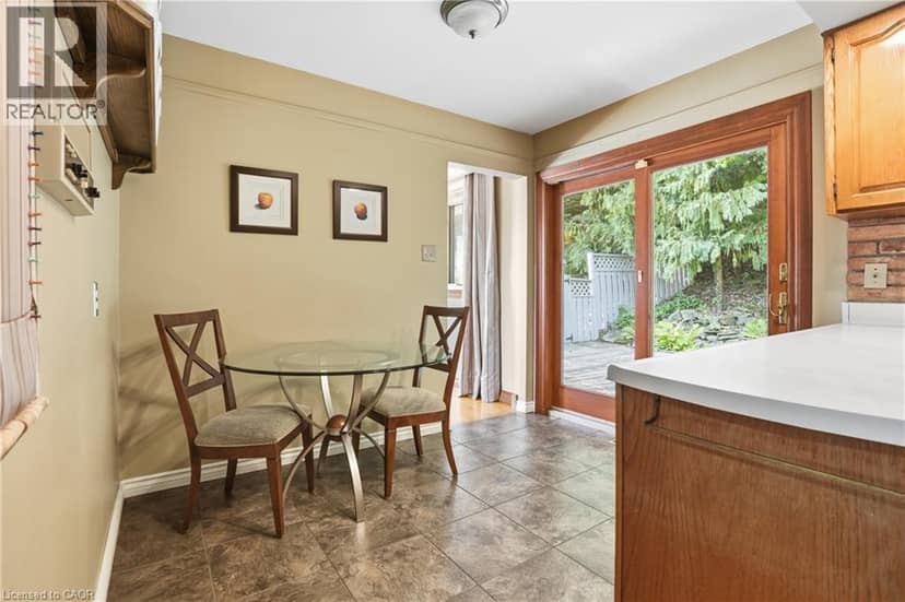 38 KINGSWAY Boulevard — photo 12 of 35