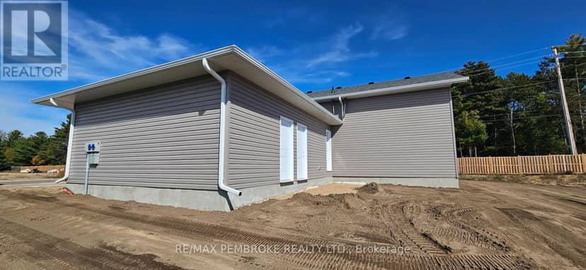 32 Jade Avenue, Petawawa, photo 2
