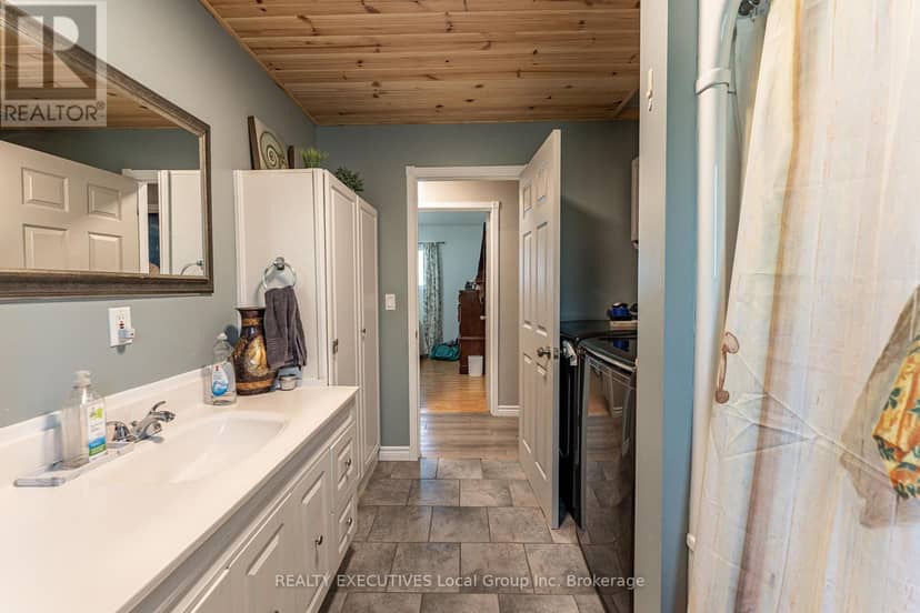 408 Nipissing Street — photo 17 of 31