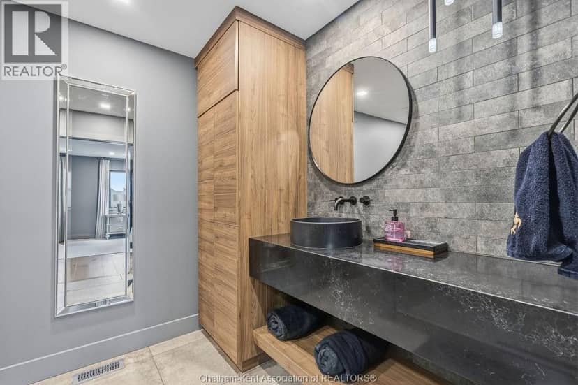 54 Dundee DRIVE West — photo 19 of 40