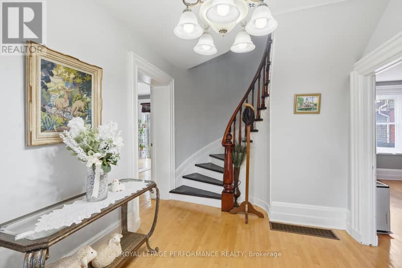 8 John Street, Champlain, photo 4