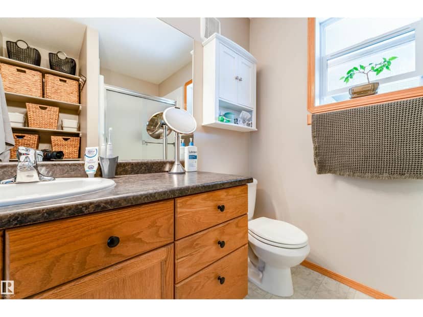 3924 44 AV — photo 18 of 40
