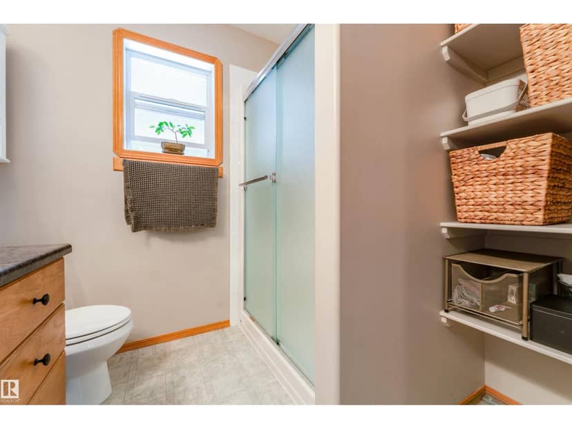 3924 44 AV — photo 19 of 40