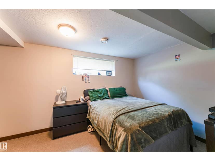 3924 44 AV — photo 28 of 40