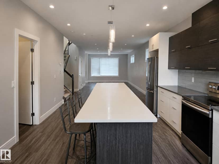 9311 66 AV NW — photo 13 of 40