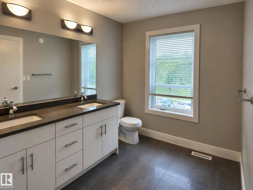9311 66 AV NW — photo 33 of 40