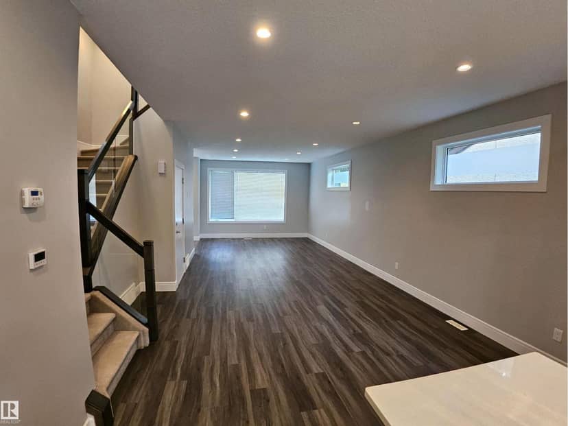 9311 66 AV NW — photo 9 of 40