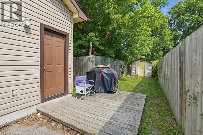 102 (A-C) SARAH Street — photo 15 of 25
