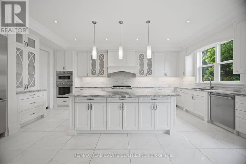 1496 Mansfield Drive — photo 10 of 40