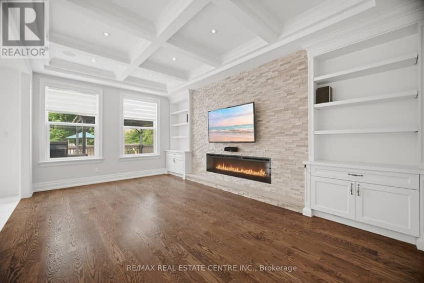 1496 Mansfield Drive — photo 15 of 40