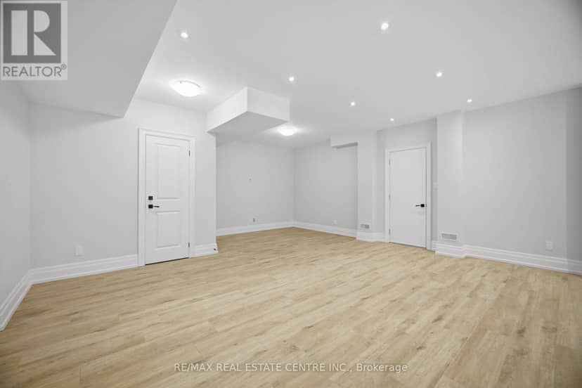 1496 Mansfield Drive — photo 38 of 40
