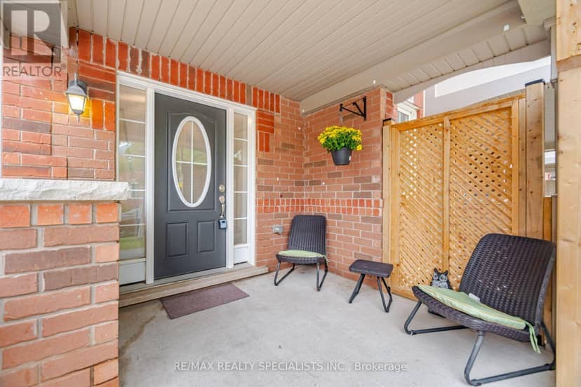 220 Mortimer Crescent, Milton, photo 2