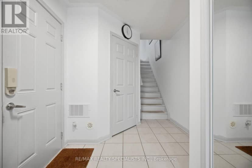 220 Mortimer Crescent, Milton, photo 6