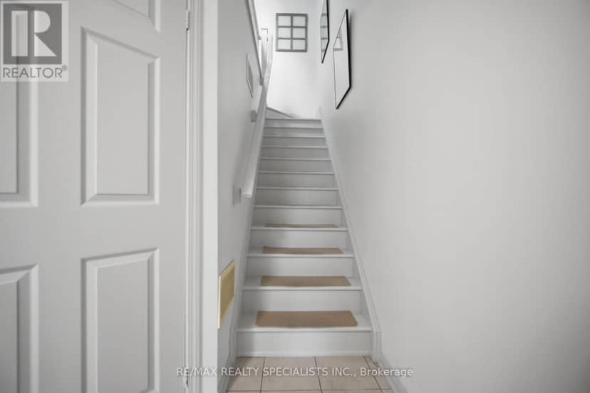 220 Mortimer Crescent, Milton, photo 7