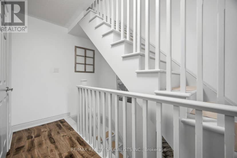 220 Mortimer Crescent, Milton, photo 8