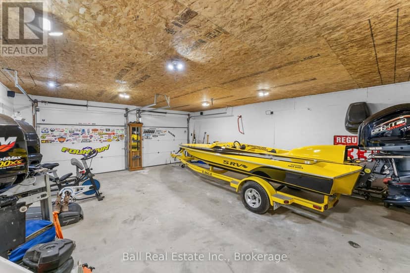 51 Spring Drive — photo 33 of 40