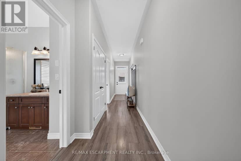 10 Macneil Court — photo 11 of 40