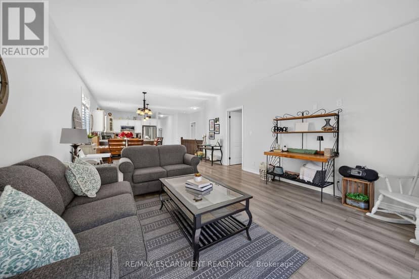 10 Macneil Court — photo 25 of 40
