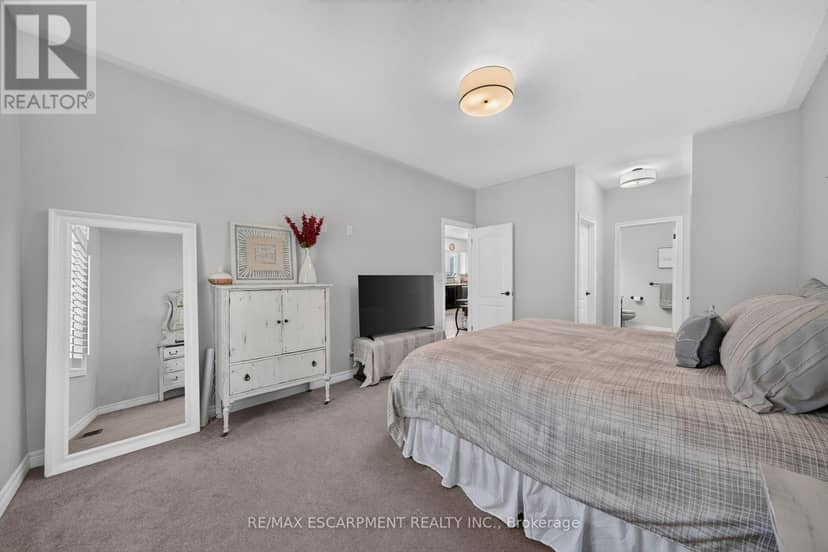 10 Macneil Court — photo 27 of 40