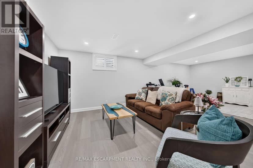 10 Macneil Court — photo 34 of 40