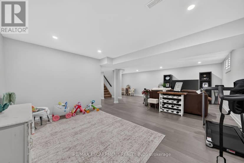 10 Macneil Court — photo 36 of 40