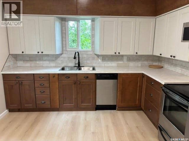 12 Roberts STREET, Redvers, photo 8