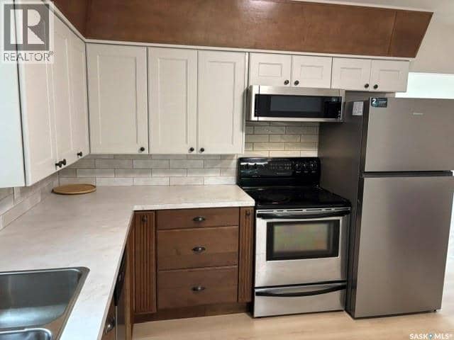 12 Roberts STREET — photo 9 of 40