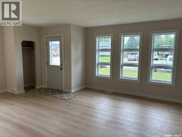 12 Roberts STREET — photo 17 of 40