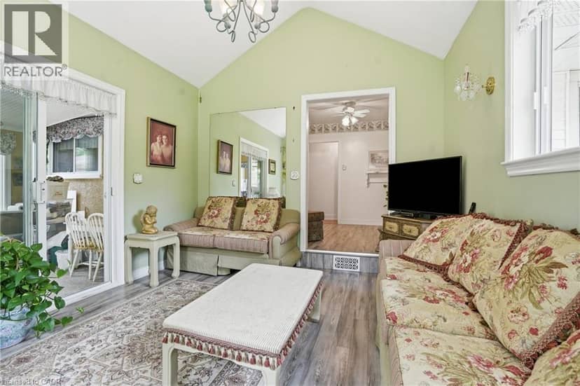 147 VILLAGE Road — photo 19 of 37