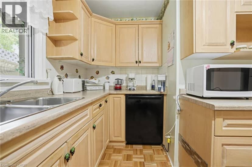 147 VILLAGE Road — photo 12 of 37